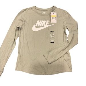 Nike Womens Long Sleeve Graphic Swoosh Tee Sage Green FJ0441-370 Small NWT